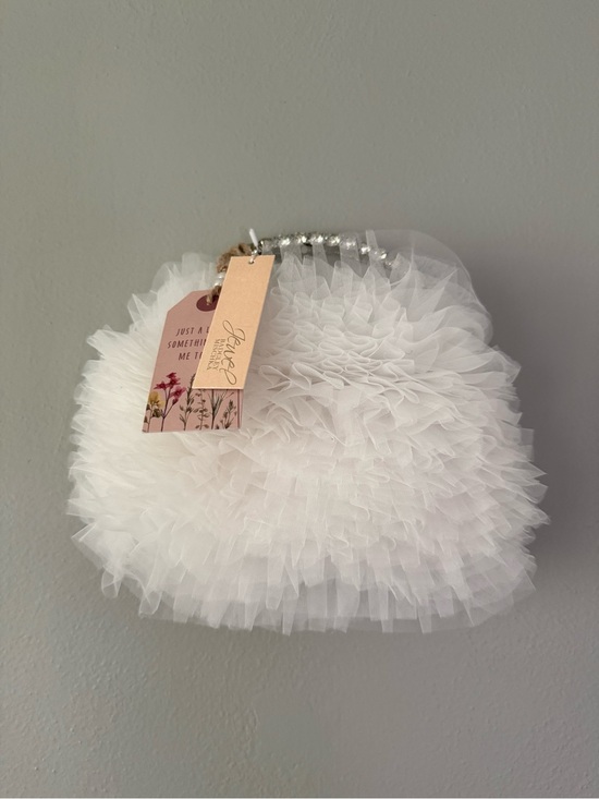 Jewel Badgley Mischka Handbags - Jewel Badgley Mischka White Layered Tulle Ruffle Purse